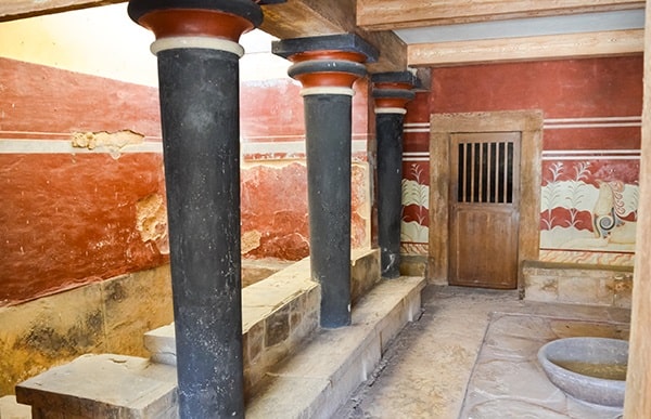 Get Properly Clean With The Bum Gun- Roman Bath House